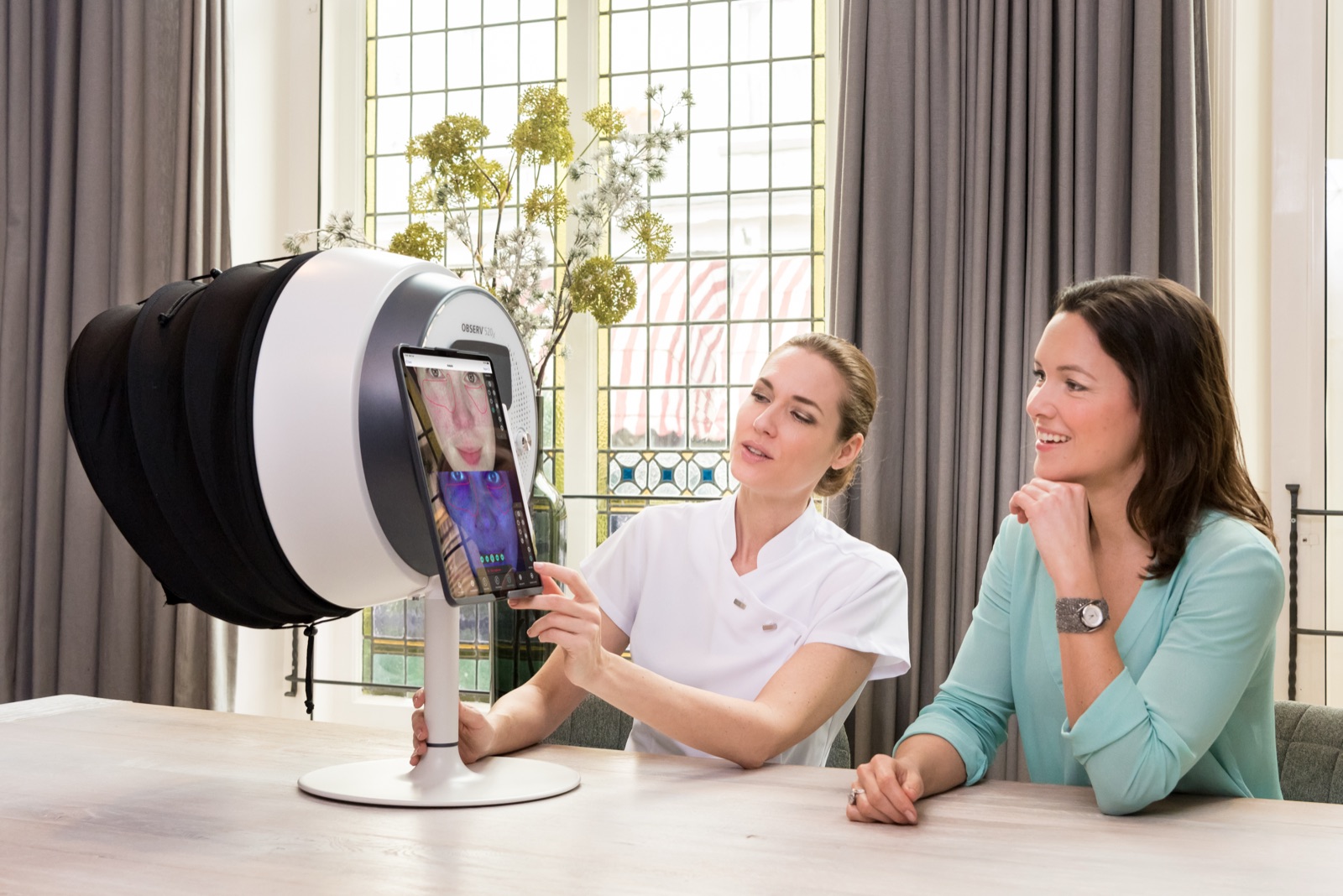 Consulta de diagnóstico facial con OBSERV 520x en Málaga